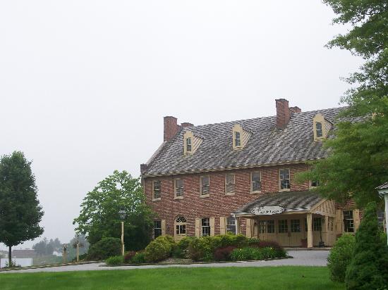 Historic Strasburg Inn